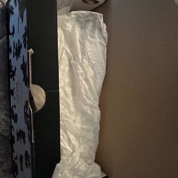 Disney Little Mermaid Authentic Vans - Picture 13 of 13